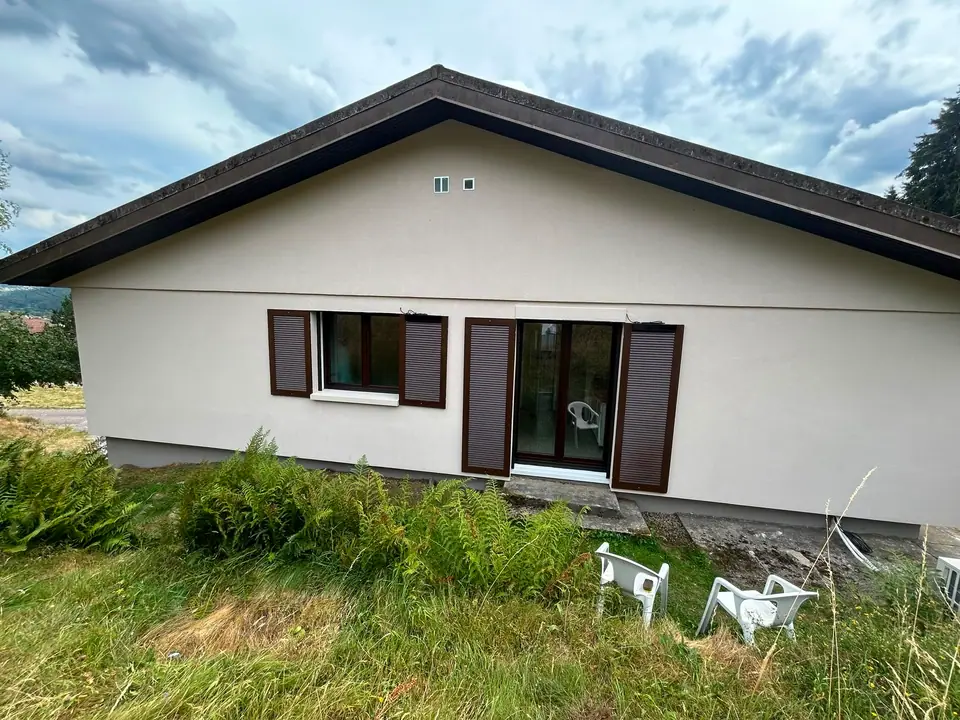 Isolation thermique par l'extérieur à Gérardmer — pignon enduit, échafaudage déposé